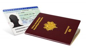 Le passeport français, un essentiel pour sortir du pays