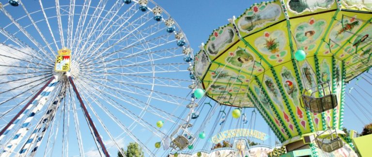 Vacances en famille : pensez au parc d’attractions